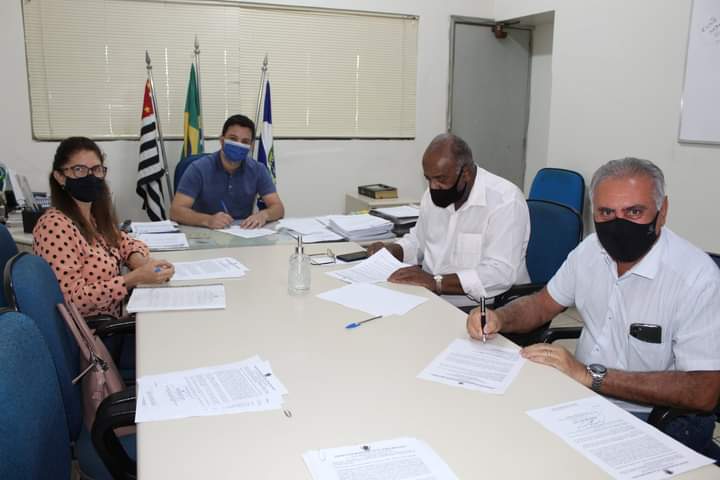 Assinatura de Convênio 2021 Prefeitura Municipal de Alvares Machado e Lumen Et Fides